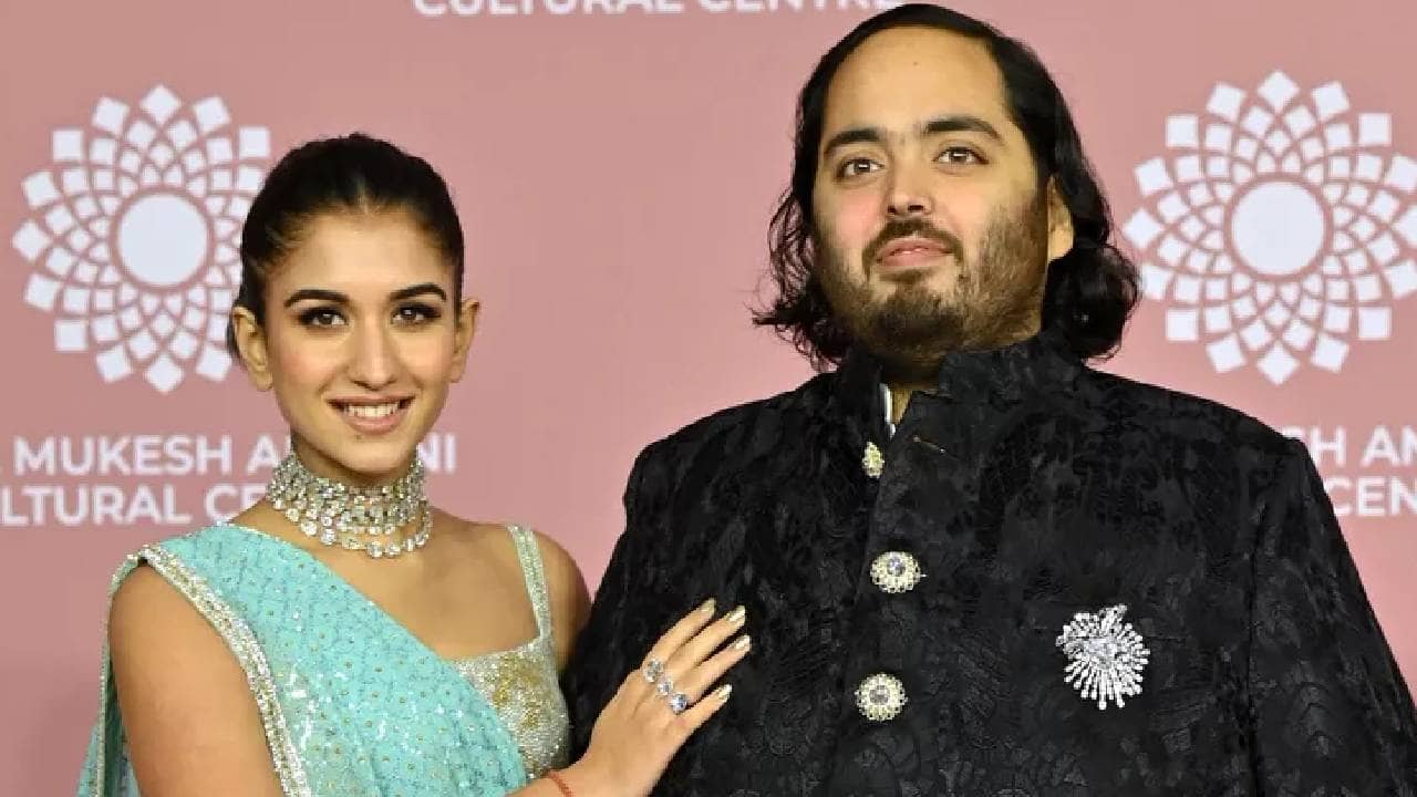 অনন্ত-রাধিকার সম্পর্ক নিয়ে গুঞ্জন! জানেন অম্বানি পুত্র বেলুনও বিক্রি করেছিলেন?