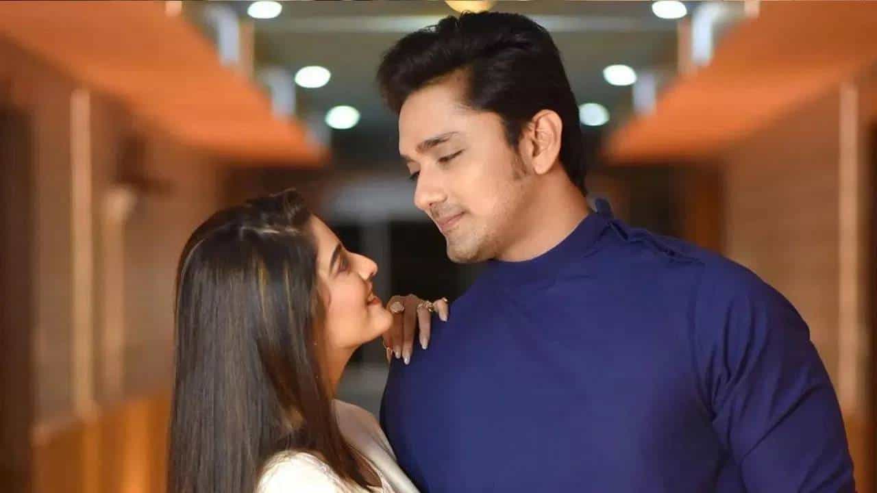 বিয়ে ভাঙছে রুবেল-শ্বেতার! নিন্দকের মুখে ছাই দিয়ে যুগলে লিখলেন... বিয়ে ভাঙছে রুবেল-শ্বেতার! নিন্দকের মুখে ছাই দিয়ে যুগলে লিখলেন...