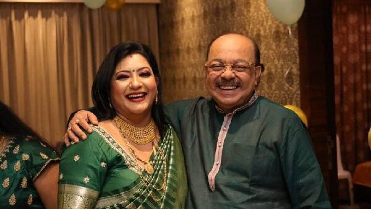 টাচ্ করলেই লক! জানেন, শোভন-বৈশাখী কত লক্ষ টাকার গাড়ি চড়েন?