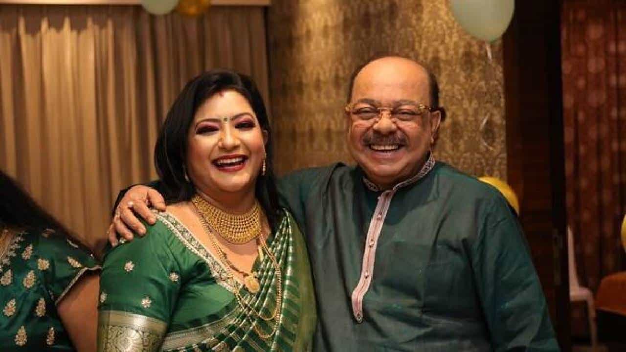 টাচ্ করলেই লক! জানেন, শোভন-বৈশাখী কত লক্ষ টাকার গাড়ি চড়েন? টাচ্ করলেই লক! জানেন, শোভন-বৈশাখী কত লক্ষ টাকার গাড়ি চড়েন?