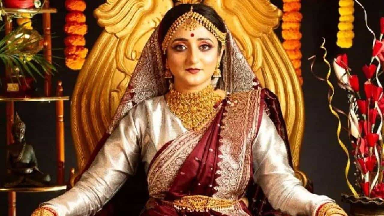বিয়ের পিঁড়িতে 'মেমবউ', কবে বিয়ে করছেন বিনীতা? বিয়ের পিঁড়িতে 'মেমবউ', কবে বিয়ে করছেন বিনীতা?