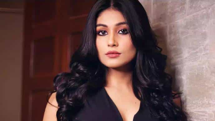 অদ্রিজা, দেবচন্দ্রিমার পথে এবার মধুরিমা! শহর ছাড়লেন নায়িকা? অদ্রিজা, দেবচন্দ্রিমার পথে এবার মধুরিমা! শহর ছাড়লেন নায়িকা?