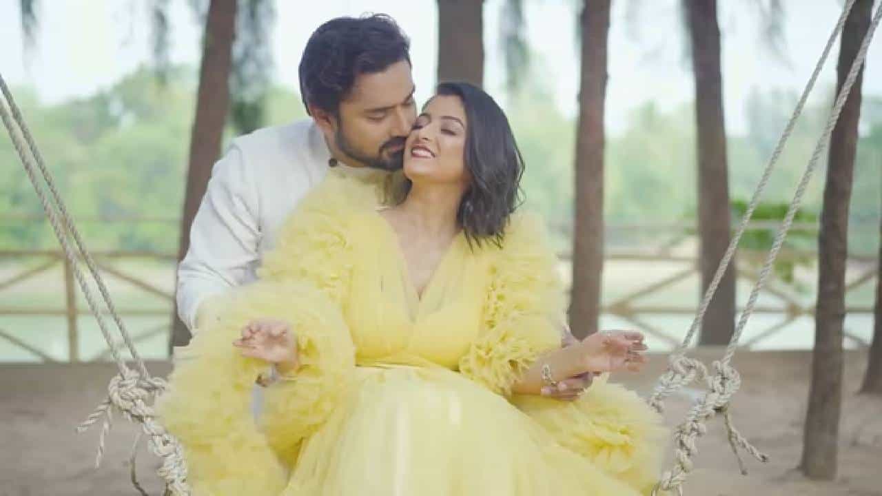 শ্বেতাকে চুমুতে ভরালেন রুবেল, জানুয়ারির কবে চারহাত এক হবে? শ্বেতাকে চুমুতে ভরালেন রুবেল, জানুয়ারির কবে চারহাত এক হবে?