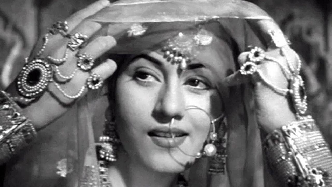 লতার প্রতি ভালবাসা!নির্মাতাদের কোন শর্ত দিয়েছিলেন মধুবালা?