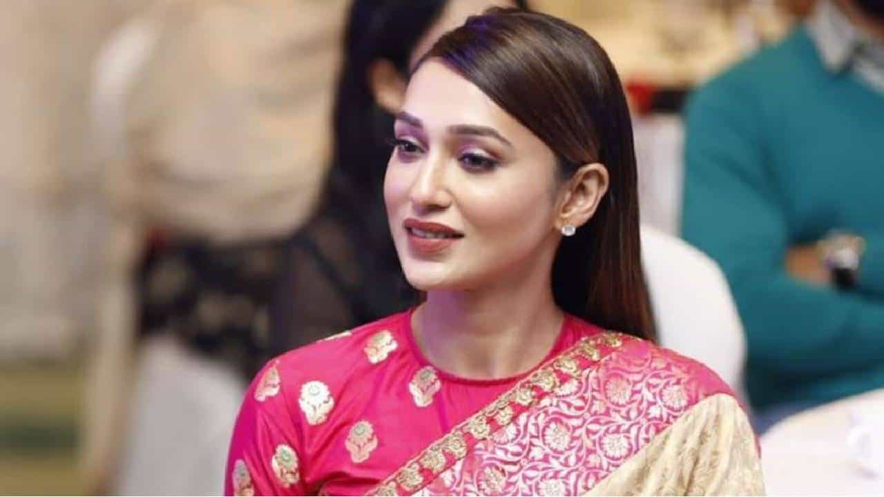 'ছোটবেলায় আমায় ...', কেন প্রেম আসেনি খোলসা করলেন মিমি 'ছোটবেলায় আমায় ...', কেন প্রেম আসেনি খোলসা করলেন মিমি