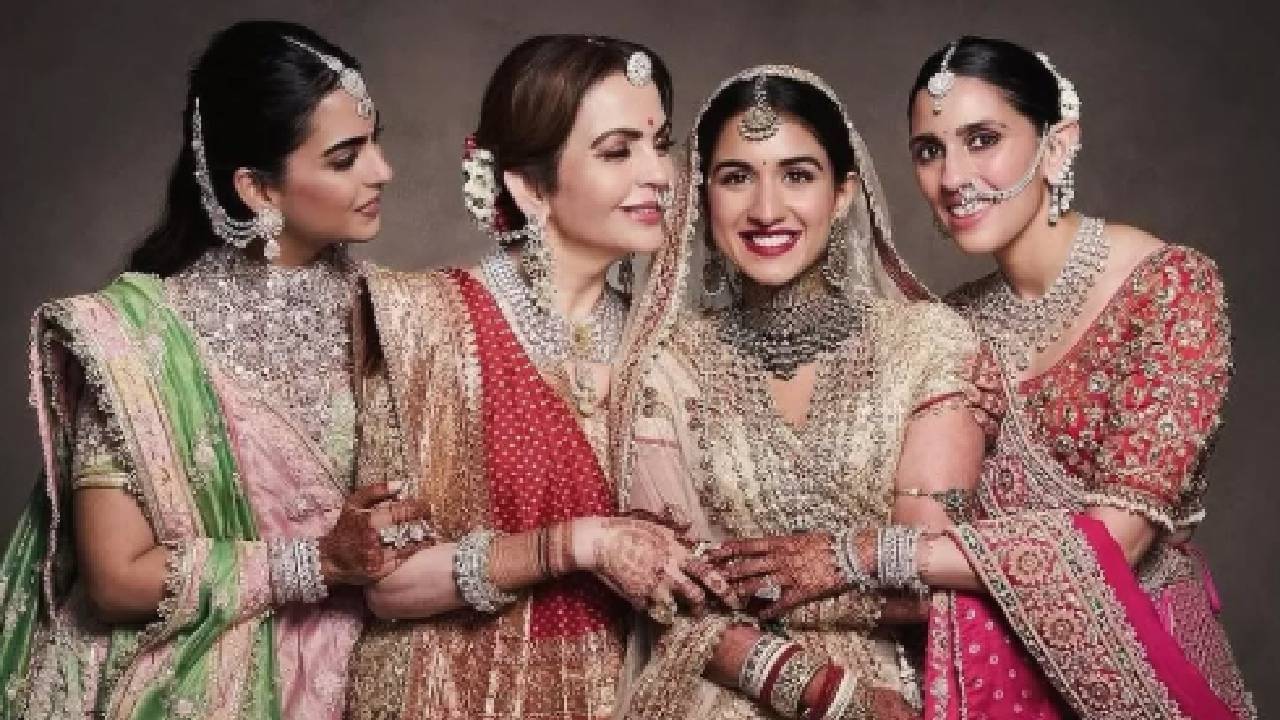 বিয়ের ৭ মাসেই অম্বানিদের সঙ্গে দুরত্ব বাড়াচ্ছেন রাধিকা মার্চেন্ট! ডুয়া লিপার কনসার্টে জল্পনা তুঙ্গে