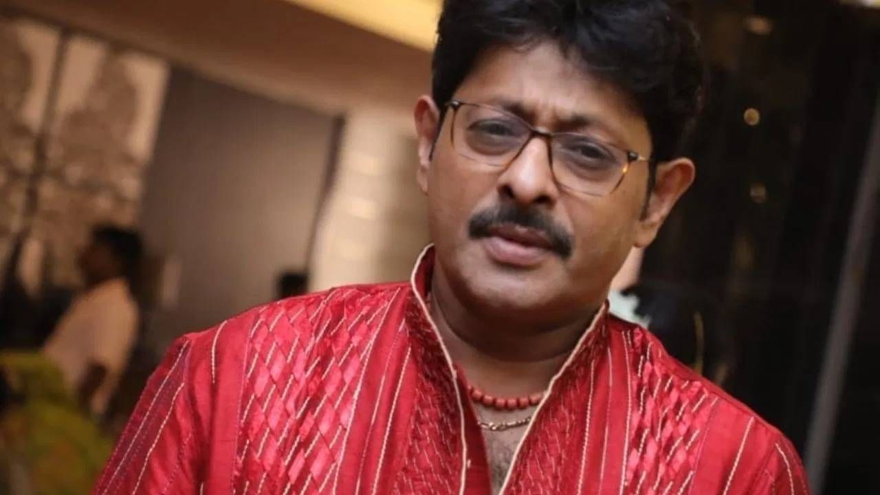 সঙ্গ দেয়নি ভাগ্য,বাবার কোটি টাকার সম্পত্তি হাতছাড়া! লরির দালালি করে পেট চলে লোকেশের? সঙ্গ দেয়নি ভাগ্য,বাবার কোটি টাকার সম্পত্তি হাতছাড়া! লরির দালালি করে পেট চলে লোকেশের?