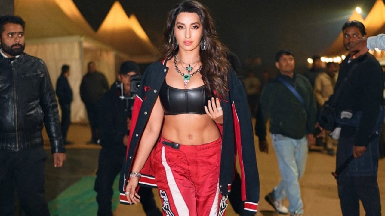 নিজে ছবি পোস্ট করে ইনস্টাগ্রামে লিখেওছেন, ডিভার মতো এন্ট্রি আর রকস্টারের মতো ফিনিশ! মঞ্চ কী ভাবে মাতাতে হয়, নোরা ফতেহি সেটা ভালো করেই জানেন। সঙ্গে সোশ্যাল মিডিয়াও মাতিয়ে দিয়েছেন। ছবি: Instagram