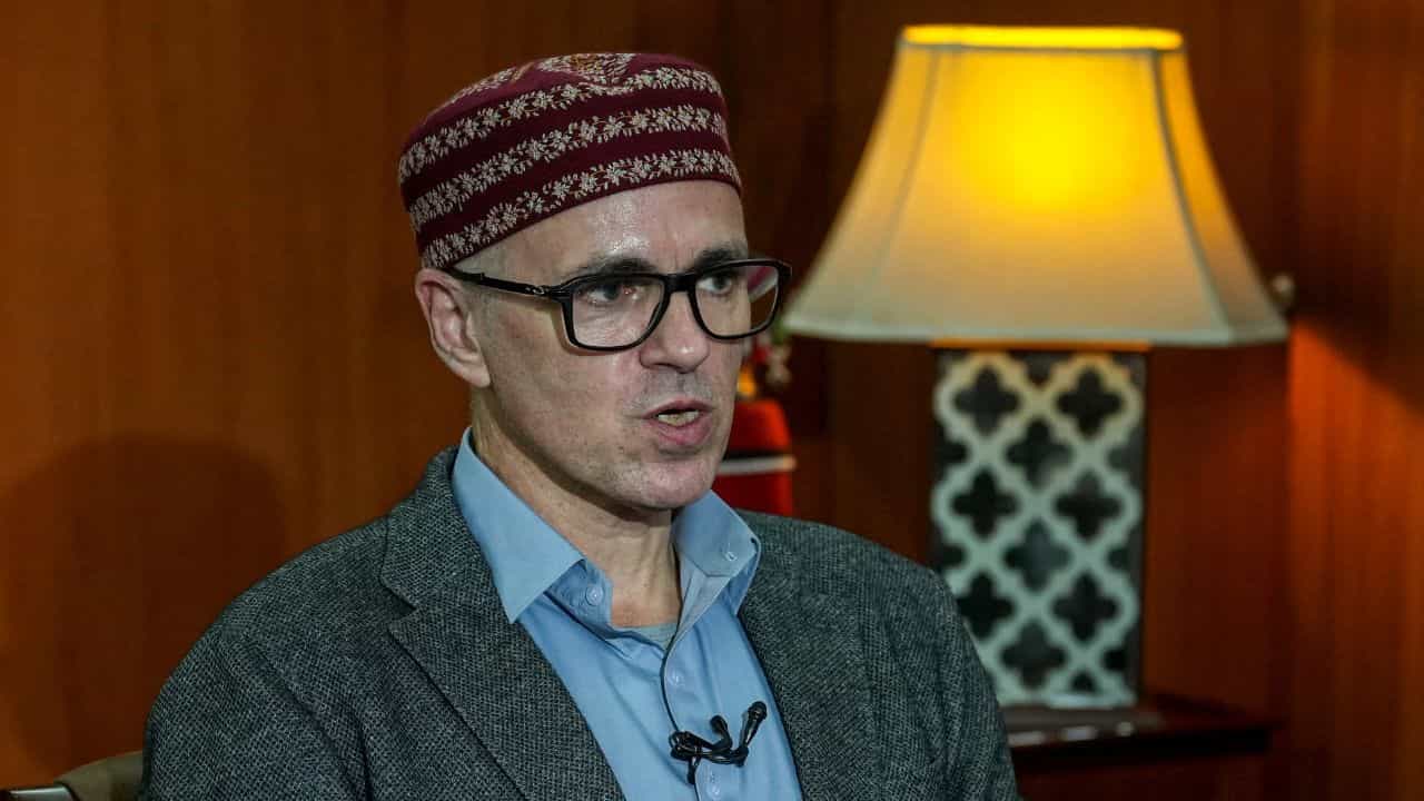 Omar Abdullah: হারলেই যত দোষ ইভিএমের? কংগ্রেসকে ধুয়ে দিলেন জোটসঙ্গী ওমর Omar Abdullah: হারলেই যত দোষ ইভিএমের? কংগ্রেসকে ধুয়ে দিলেন জোটসঙ্গী ওমর