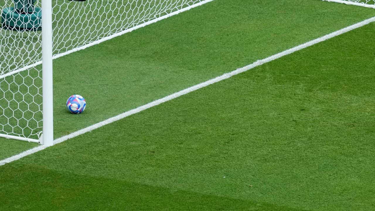 World Football: ফুটবল ম্যাচে সমর্থকদের সংঘর্ষে ভয়াবহ পরিণতি, মৃত শতাধিক! World Football: ফুটবল ম্যাচে সমর্থকদের সংঘর্ষে ভয়াবহ পরিণতি, মৃত শতাধিক!