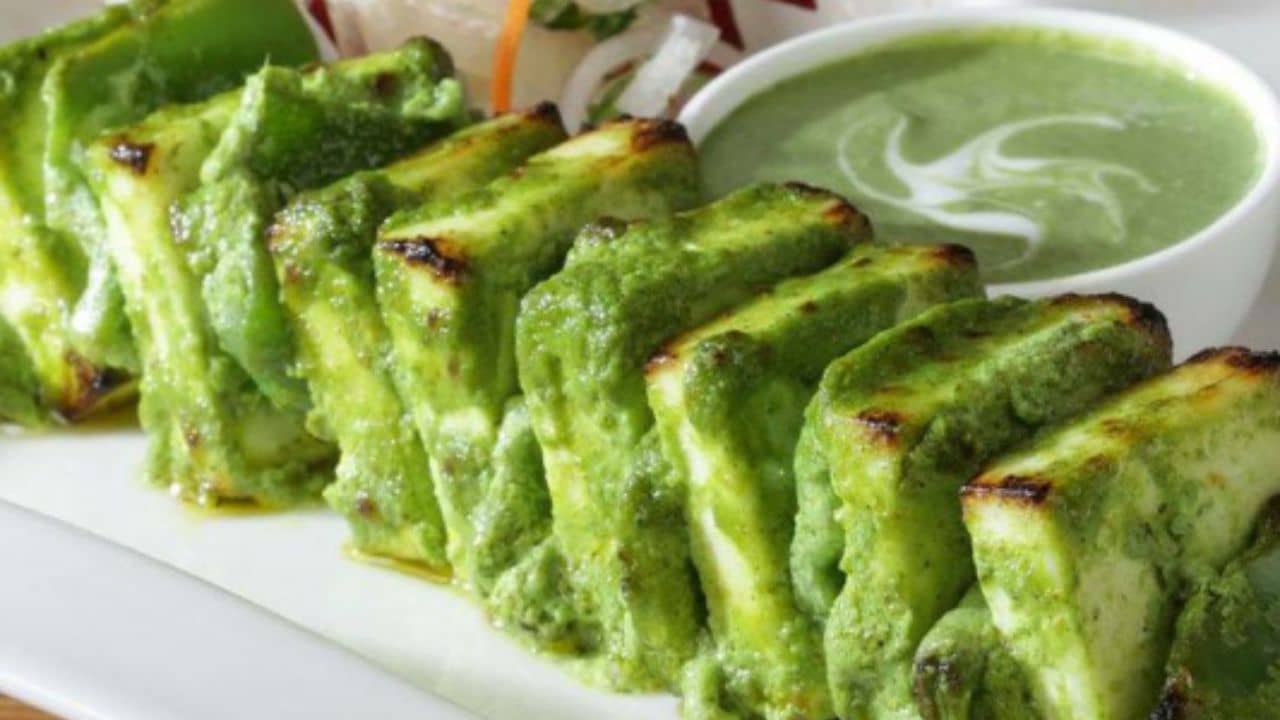 Paneer Recipe: প্রেমিকা রাগ করেছে? চট করে রেঁধে ফেলুন এই পদ! দেখবেন নিমেষে গলে জল হয়ে যাবে