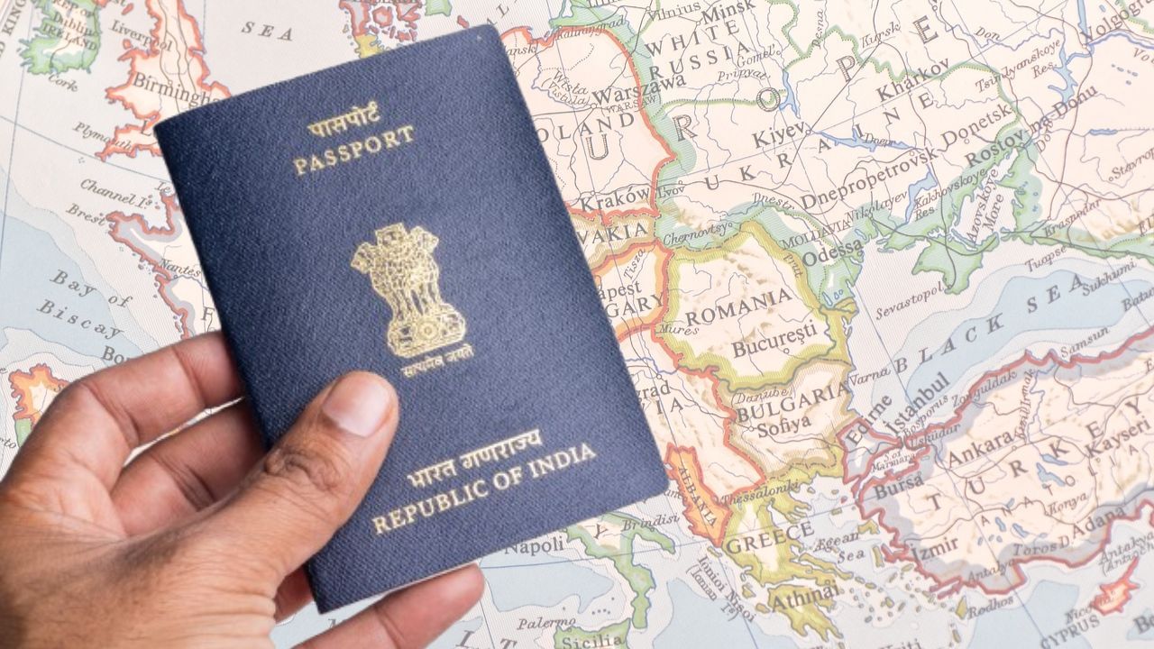 Passport Application: এত জালিয়াতি হচ্ছে চারিদিকে, পাসপোর্টের জন্য আবেদন করার সঠিক পদ্ধতি কী জানেন তো?