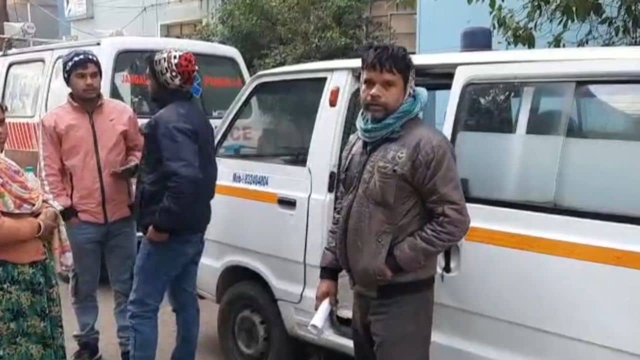 Purulia: আগুন পোহাতে গিয়ে ঝলসে গেল শরীর, মৃত্যু বৃদ্ধার