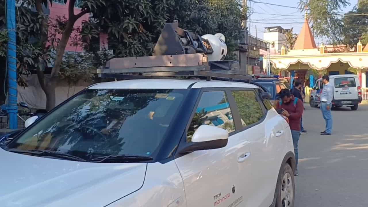 মাথায় লাগানো ক্যামেরা, বাংলাদেশ আবহের মধ্যেই শহরের রাস্তায় ঘুরছে 'অদ্ভুত' কয়েকটি গাড়ি মাথায় লাগানো ক্যামেরা, বাংলাদেশ আবহের মধ্যেই শহরের রাস্তায় ঘুরছে 'অদ্ভুত' কয়েকটি গাড়ি
