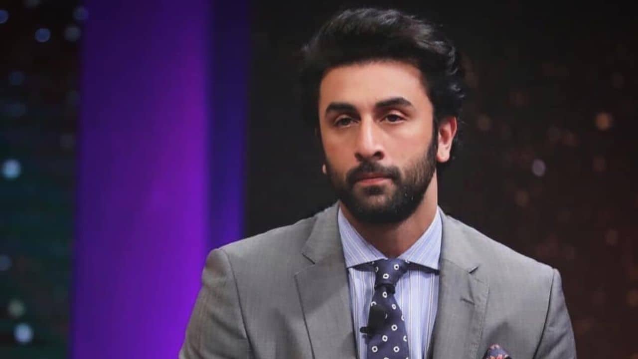 পরিবারে অশান্তি, দরজার বাইরে দাঁড়িয়ে সবটা শোনেন রণবীর, তারপর...