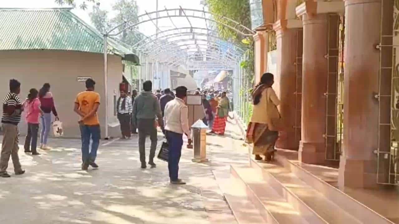 Sarada Mela: রামকৃষ্ণদেবের কামারপুকুরের রাস্তায় জয়রামবাটিও! প্রথমবার হতে চলেছে সারদা মেলা Sarada Mela: রামকৃষ্ণদেবের কামারপুকুরের রাস্তায় জয়রামবাটিও! প্রথমবার হতে চলেছে সারদা মেলা