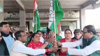 Local Train: মমতার চালু করা এই লোকাল ট্রেন ১৫ বছর পর আচমকাই বন্ধ করছে রেল