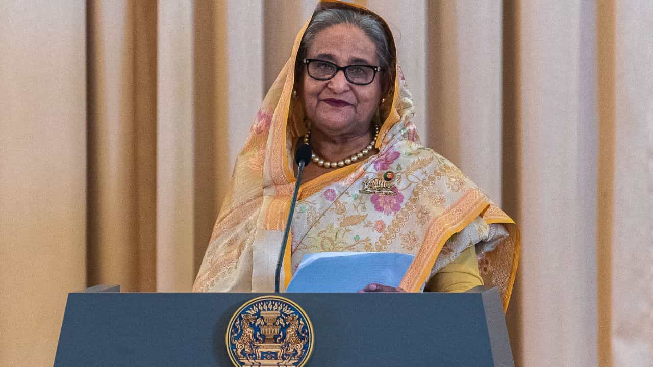 Sheikh Hasina: রবিবার বড় বার্তা দেবেন শেখ হাসিনা, এবার কি ঘরে ফিরবেন? Sheikh Hasina: রবিবার বড় বার্তা দেবেন শেখ হাসিনা, এবার কি ঘরে ফিরবেন?
