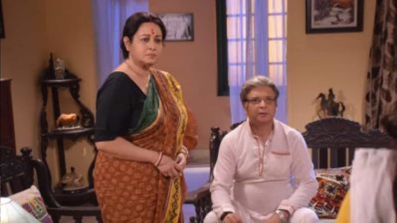 'ওই প্রথম ওই শেষ', বাবার নির্দেশ অমান্য করেই কী এই কাজ করেন চুমকি? 'ওই প্রথম ওই শেষ', বাবার নির্দেশ অমান্য করেই কী এই কাজ করেন চুমকি?