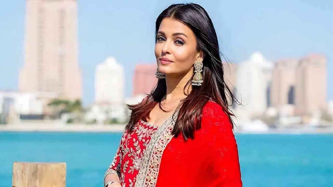 এক রাতের নিমন্ত্রণ, ঐশ্বর্যকে পেতে পাকিস্তানের রাষ্ট্রপতির কত কোটি খরচ হয় জানেন?