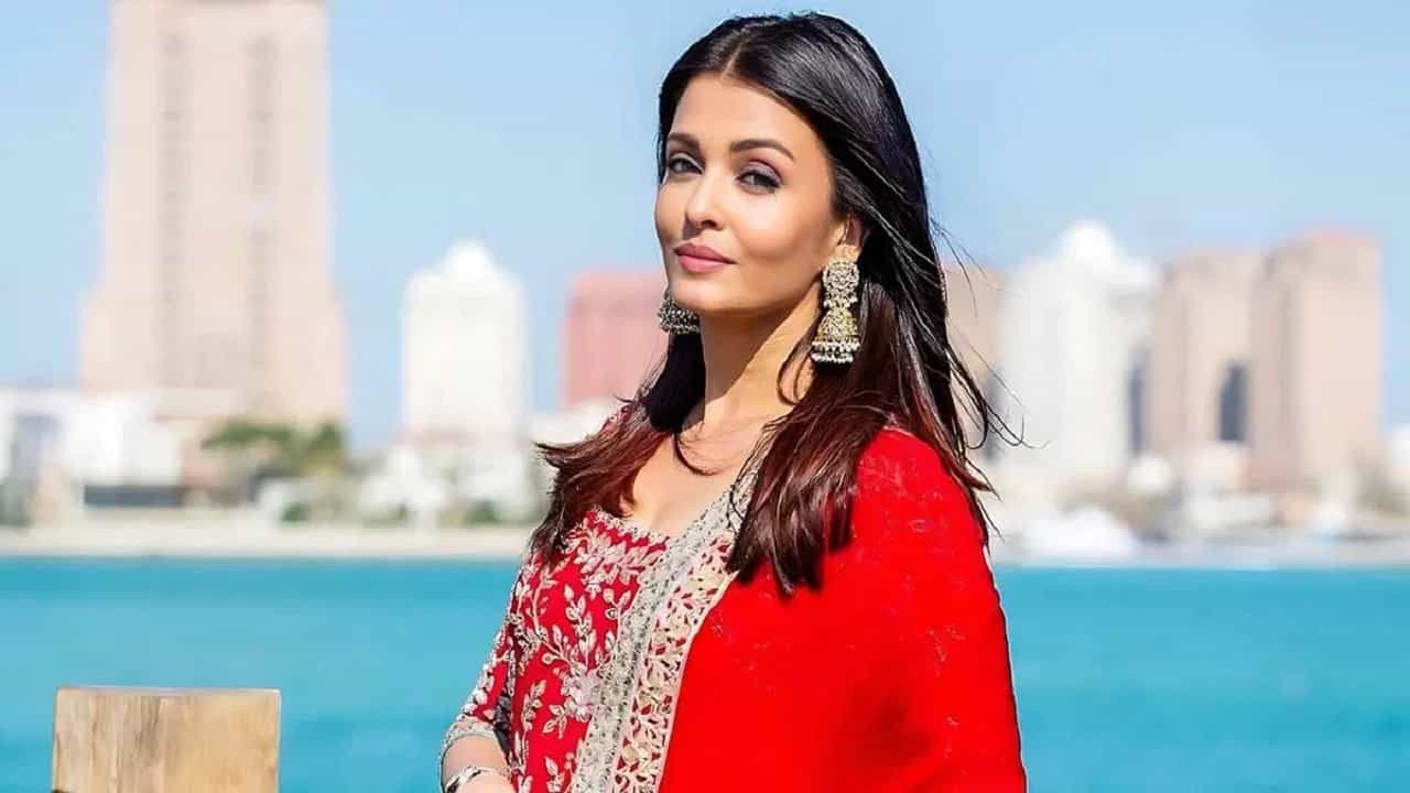 এক রাতের নিমন্ত্রণ, ঐশ্বর্যকে পেতে পাকিস্তানের রাষ্ট্রপতির কত কোটি খরচ হয় জানেন? এক রাতের নিমন্ত্রণ, ঐশ্বর্যকে পেতে পাকিস্তানের রাষ্ট্রপতির কত কোটি খরচ হয় জানেন?