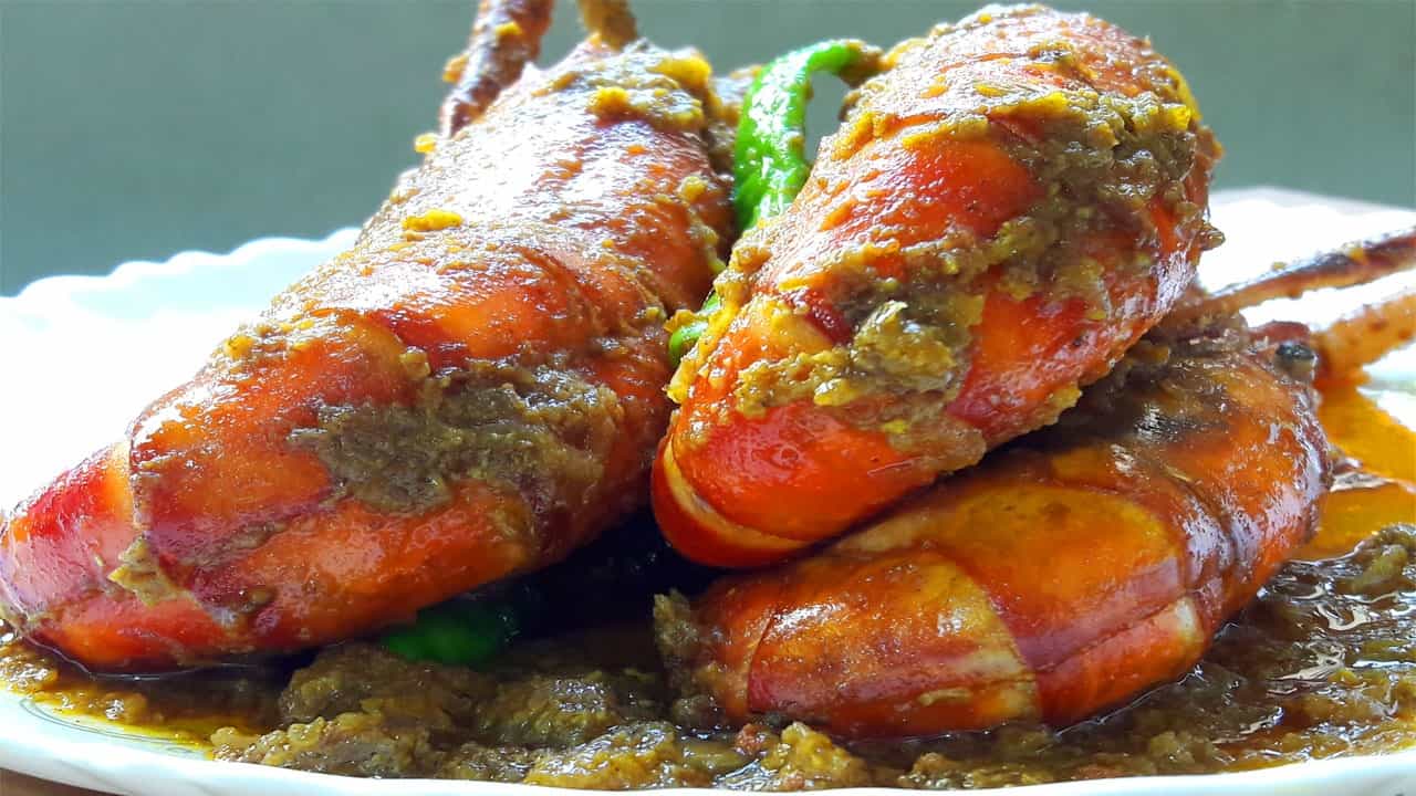 বাজারে নারকেলের দাম বেড়েছে। এদিকে চিংড়ির মালাইকারি খেতে ইচ্ছা করছে?