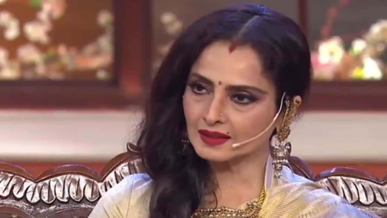 ১০ বছর, পর্দায় দেখা নেই রেখার, তবে কি বলিউডে কোণঠাসা নায়িকা? ১০ বছর, পর্দায় দেখা নেই রেখার, তবে কি বলিউডে কোণঠাসা নায়িকা?