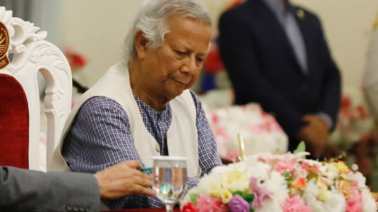 Muhammad Yunus: 'হানিমুন পিরিয়ড' খতম, এবার ইউনূসের বিরুদ্ধেই গণ অভ্যুত্থানের ডাক বিএনপির Muhammad Yunus: 'হানিমুন পিরিয়ড' খতম, এবার ইউনূসের বিরুদ্ধেই গণ অভ্যুত্থানের ডাক বিএনপির