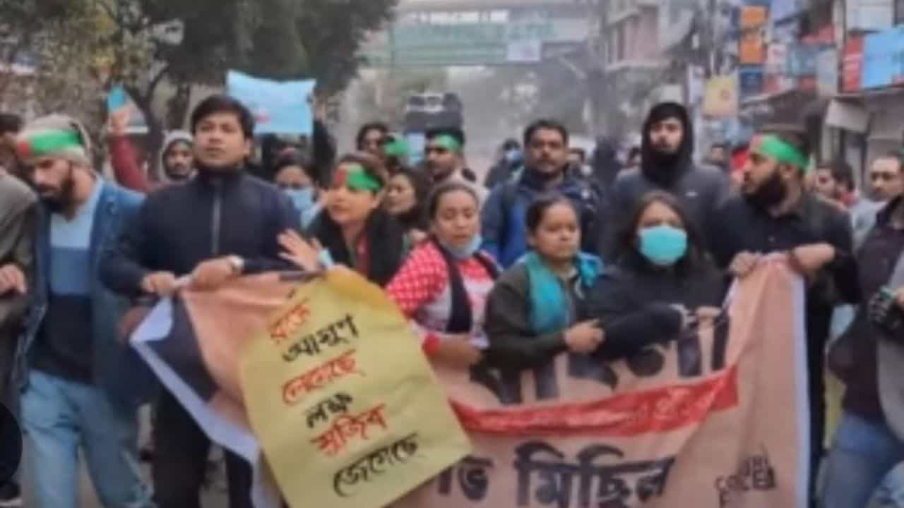 Awami League Rally: 'ইউনূসের অবৈধ সরকার মানছি না', ঢাকার রাস্তায় গর্জে উঠল আওয়ামি লীগ Awami League Rally: 'ইউনূসের অবৈধ সরকার মানছি না', ঢাকার রাস্তায় গর্জে উঠল আওয়ামি লীগ