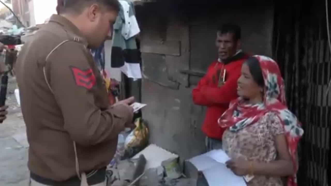 পাড়ায় পাড়ায় খোঁজ বাংলাদেশিদের, উপর মহল থেকে নির্দেশ আসতেই 'অ্যাকশন' পুলিশের