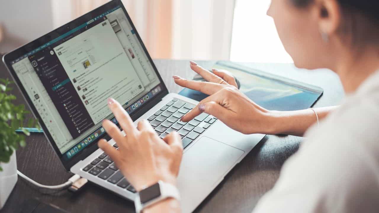 Recruitment: কে বলেছে ইঞ্জিনিয়ারদের চাকরি নেই? ৩০ থেকে ৫০ লাখের প্যাকেজ দিচ্ছে এই সংস্থাগুলি Recruitment: কে বলেছে ইঞ্জিনিয়ারদের চাকরি নেই? ৩০ থেকে ৫০ লাখের প্যাকেজ দিচ্ছে এই সংস্থাগুলি