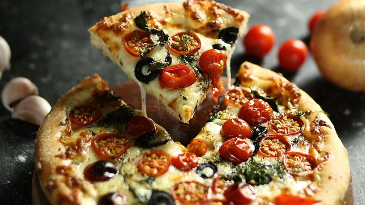 বিরিয়ানির পর সবথেকে বেশি অর্ডার হয়েছে পিৎজা। 