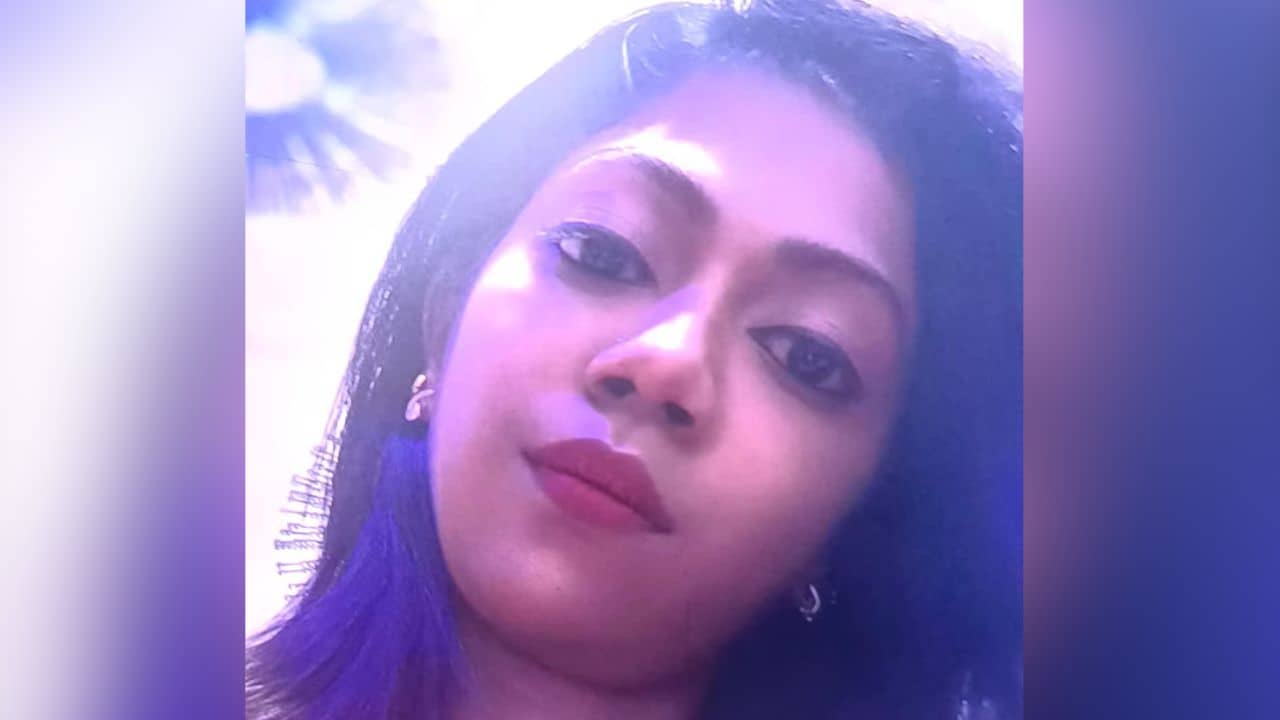 Woman found dead: গলায় ওড়না, খাটে উপুড় হয়ে পড়ে তরুণী, ঘরে ঢুকে থ স্বামী