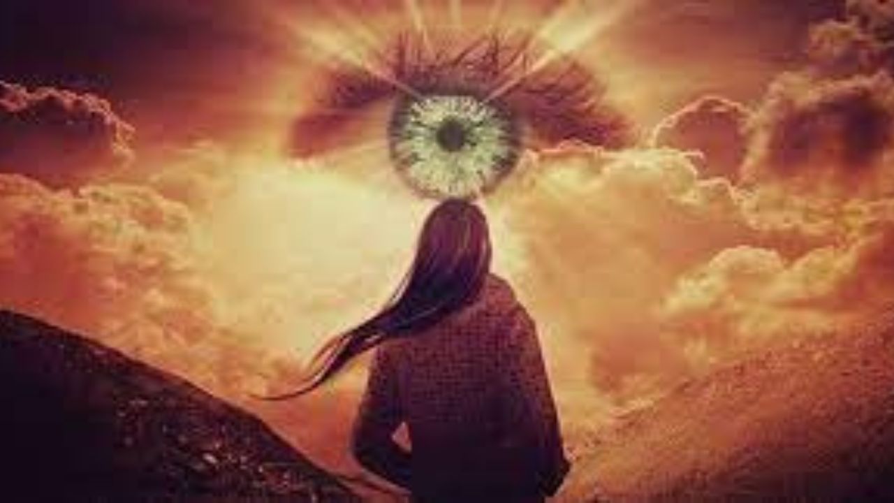 কারও জন্ম সংখ্যা ১১ হলে - এগারো মাস্টার নম্বর। নিউম্যারলোজিতে পরীক্ষা করে দেখা গেছে, প্রকৃতি আপনাকে গত জন্মগুলিতে আরামদায়ক জীবনযাপনের ব্যবস্থা করেছে, কিন্তু আপনার মধ্যে আত্মসন্তুষ্টি কাজ করেছে। আপনি আপনার নিজের আত্মার ডাক শোনেননি। তাই এ বার সুখ আর আত্মতুষ্টিকে প্রকৃত অর্থেই আত্মার উদ্দেশে কাজে লাগাতে চাইছেন।