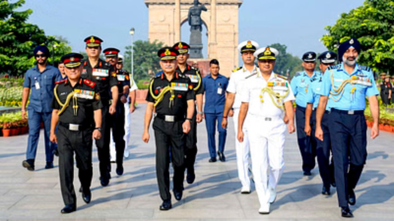 এই মুহূর্তে ভারতীয় সেনাবাহিনীর মোট জওয়ানের সংখ্যা ৫১,৩৭,৫৫০ জন। অ্যাক্টিভ ফোর্স রয়েছে ১৪,৫৫,৫৫০। রিজার্ভ ফোর্স রয়েছে ১১,৫৫,০০০ জন। প্যারামিলেটারি ফোর্স রয়েছে ২৫,২৭,০০০জন। 