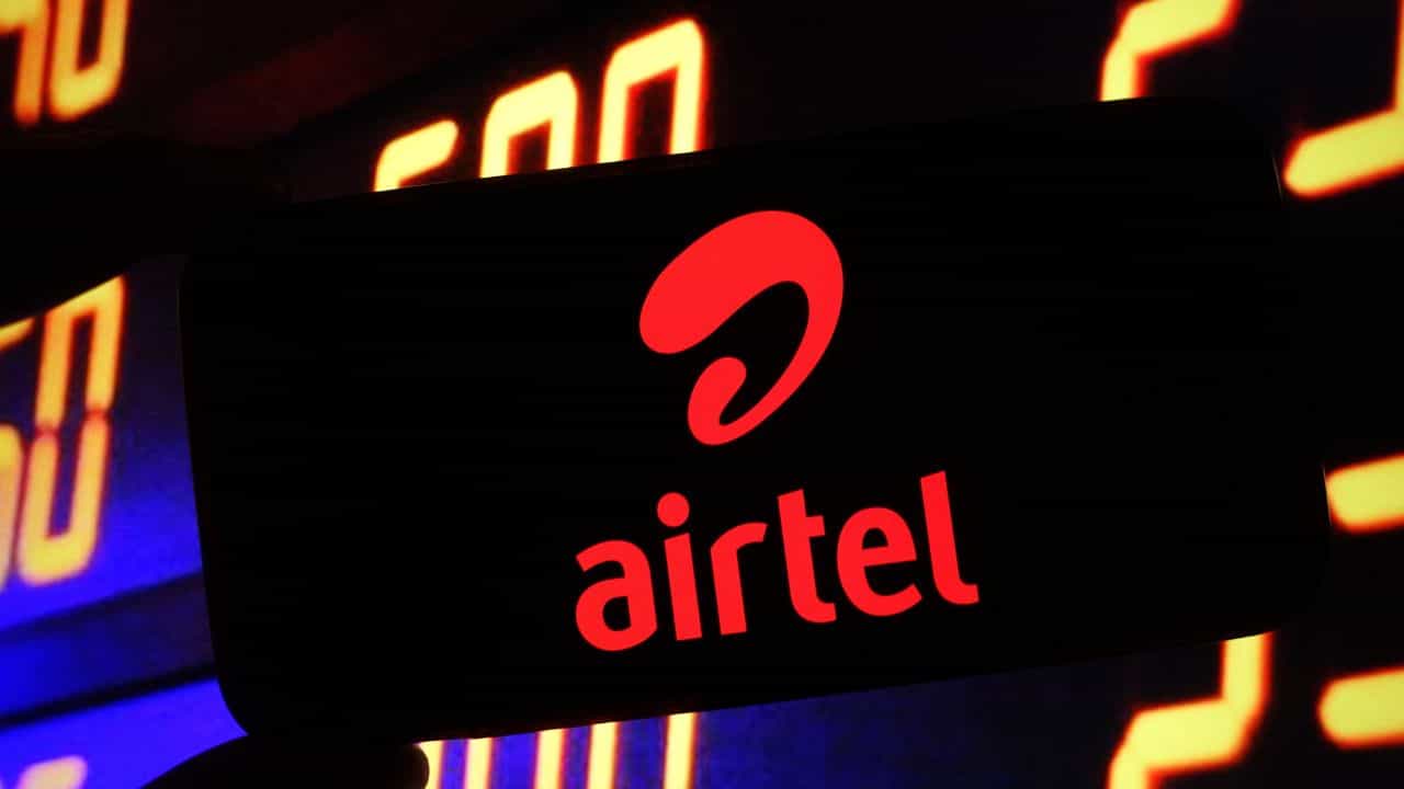 Airtel Recharge Plans: TRAI তদন্তের কথা শুনেই ভোলবদল, তড়িঘড়ি রিচার্জের দাম কমাল Airtel Airtel Recharge Plans: TRAI তদন্তের কথা শুনেই ভোলবদল, তড়িঘড়ি রিচার্জের দাম কমাল Airtel