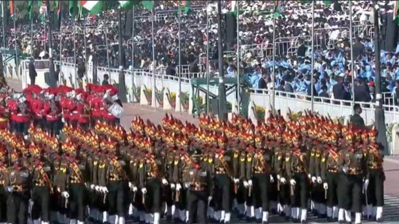 Republic Day 2025 LIVE: তিরঙ্গায় উজ্জ্বল দেশ, কর্তব্যপথে নজর কাড়ছে একের পর এক ট্যাবলো