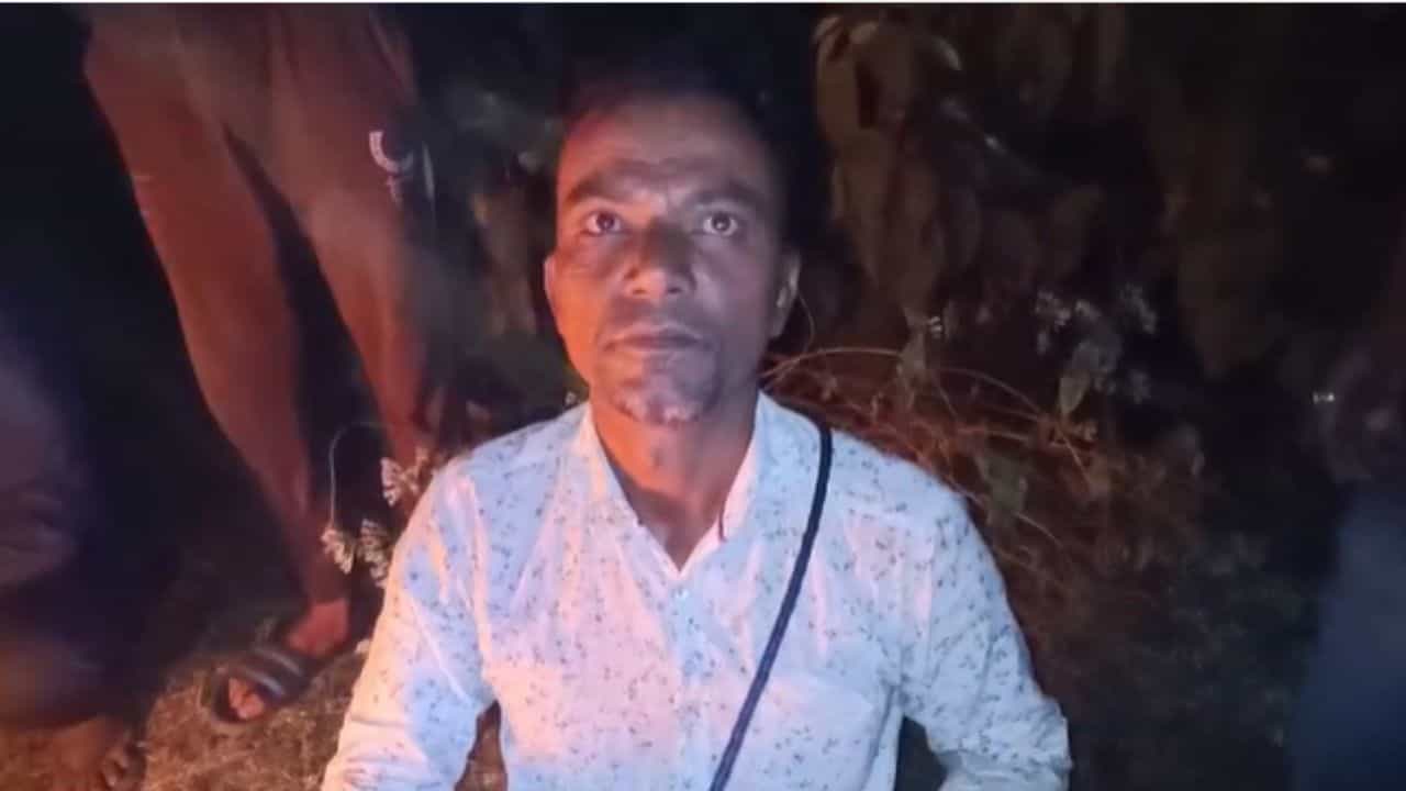 Asansol: তাবড় তাবড় কর্তারা যা পারলেন না, দিনমজুর শাহাজাহাদই তা করে দেখালেন... Asansol: তাবড় তাবড় কর্তারা যা পারলেন না, দিনমজুর শাহাজাহাদই তা করে দেখালেন...