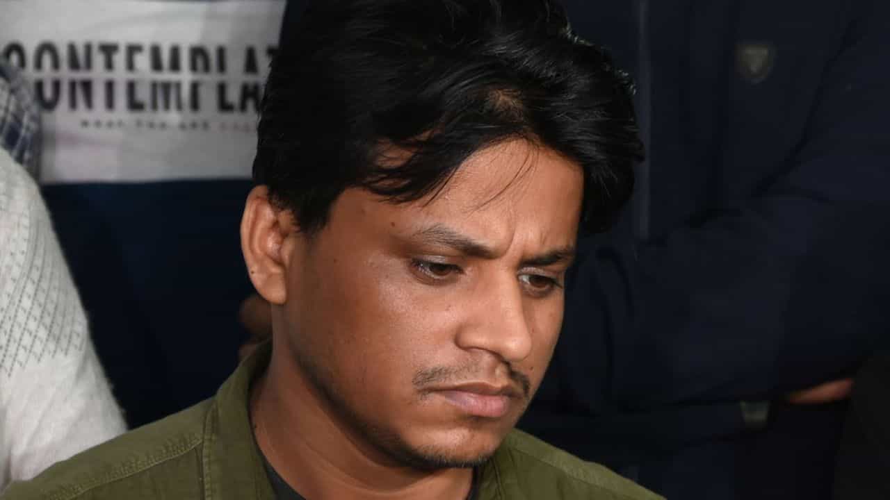 Asfakulla Naiya: হাজিরা দিলেন না আসফাকুল্লা নাইয়া, উল্টে পুলিশের কাছে রাখলেন আলাদাই শর্ত Asfakulla Naiya: হাজিরা দিলেন না আসফাকুল্লা নাইয়া, উল্টে পুলিশের কাছে রাখলেন আলাদাই শর্ত