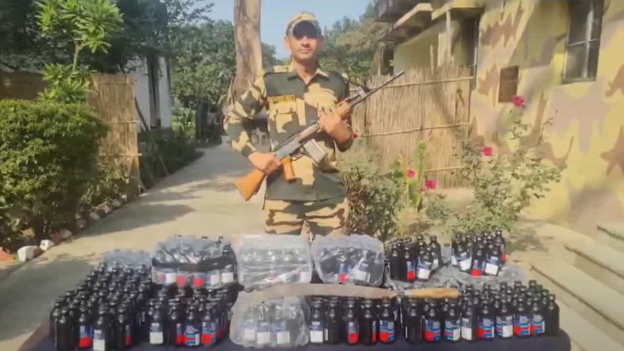 BSF: রণক্ষেত্র ভারত-বাংলাদেশ সীমান্ত! মালদহে BSF এর উপর হামলা অনুপ্রবেশকারীদের, চলল পাল্টা গুলি BSF: রণক্ষেত্র ভারত-বাংলাদেশ সীমান্ত! মালদহে BSF এর উপর হামলা অনুপ্রবেশকারীদের, চলল পাল্টা গুলি