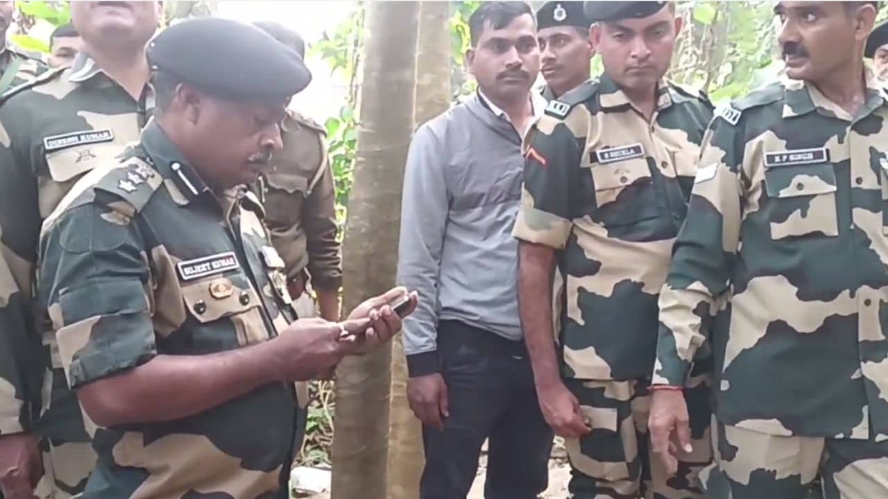 BSF: প্রজাতন্ত্র দিবসের আগে মাটির তলায় এগুলো কী? বড় পর্দা ফাঁস করল BSF