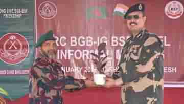 Bangladesh Border: হাসিমুখে বেরিয়ে এলেন BSF ও BGB-র দুই আধিকারিক, কী নিয়ে হল আলোচনা?