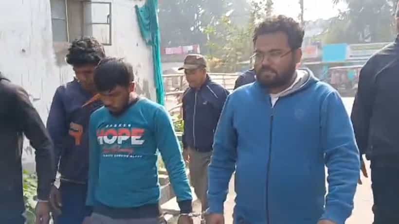 Bangladeshi arrested: ৩ বছর ধরে কালনায় বাস, ঘুণাক্ষরেও কেউ টের পাননি, পুলিশের এক চালেই ধরা পড়ল সব
