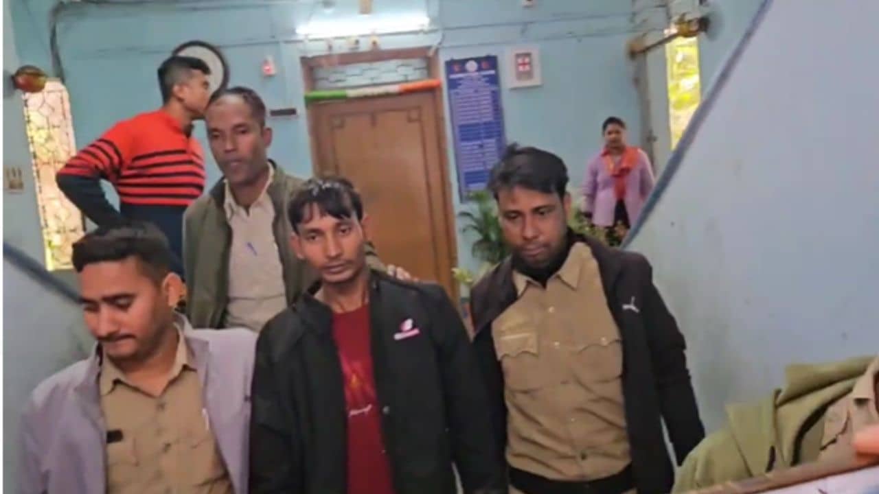 Barasat: রাজারহাট-নিউটাউনের শপিং মল-রেস্তোরাঁর ত্রাস সেলিম, বাংলায় বসে বাংলাদেশের হয়ে মারছিল বড় দাঁও! ঘোজাডাঙায় বড় সাফল্য পুলিশের