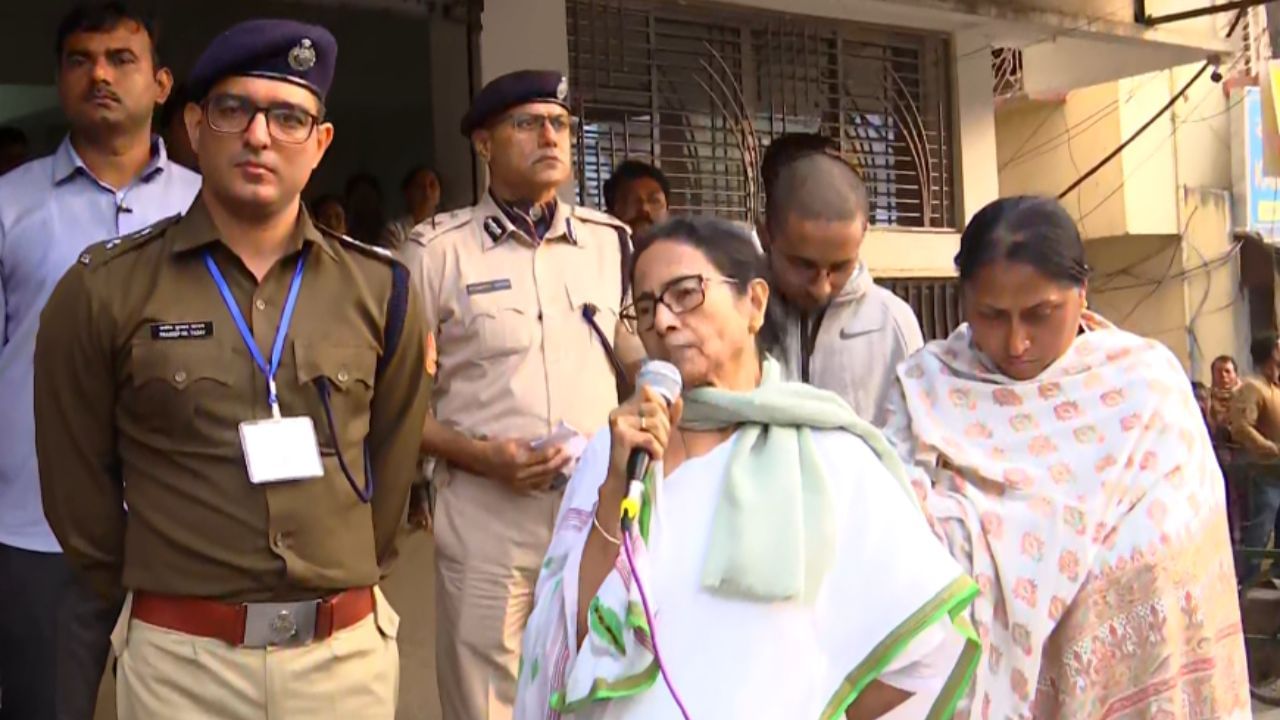 Mamata Banerjee in Malda: 'সাংসদ-বিধায়ক হয় না, তৃণমূলের কাউন্সিলর হয়ে যায়', মালদহে 'গভীর জলের খেলা' ধরে ফেললেন মমতা