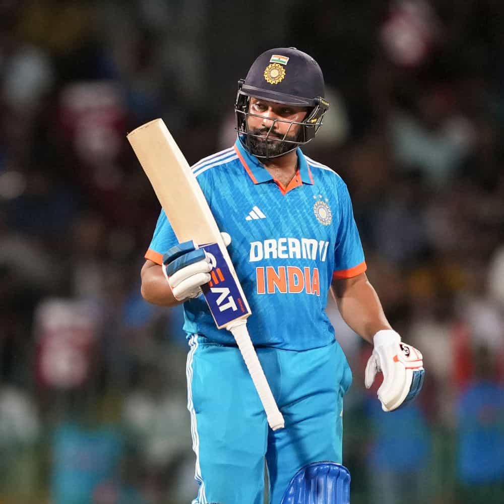 ভারত - দীর্ঘদিন পর হতে চলা আইসিসি চ্যাম্পিয়ন্স ট্রফিতে ভারতীয় দলকে নেতৃত্ব দেবেন রোহিত শর্মা। তাঁর নেতৃত্বে ২০২৪ সালে টি-২০ বিশ্বকাপ জিতেছে। তার আগের বছর ওডিআই বিশ্বকাপ হাতছাড়া হয়েছিল। এ বার রোহিতের ক্যাপ্টেন্সিতে চ্যাম্পিয়ন্স ট্রফির খেতাব ভারত জেতে কিনা, সেটা জানার অপেক্ষা করছে ভারতীয় ক্রিকেট প্রেমীরা।