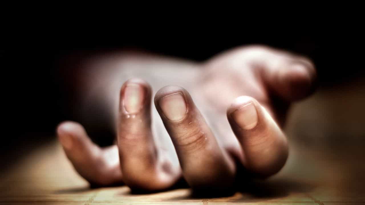 Cardiac Arrest: হৃদযন্ত্র বিকল! স্কুলে গিয়েই মৃত্যুর কোলে ঢলে পড়ল আট বছরের শিশু Cardiac Arrest: হৃদযন্ত্র বিকল! স্কুলে গিয়েই মৃত্যুর কোলে ঢলে পড়ল আট বছরের শিশু