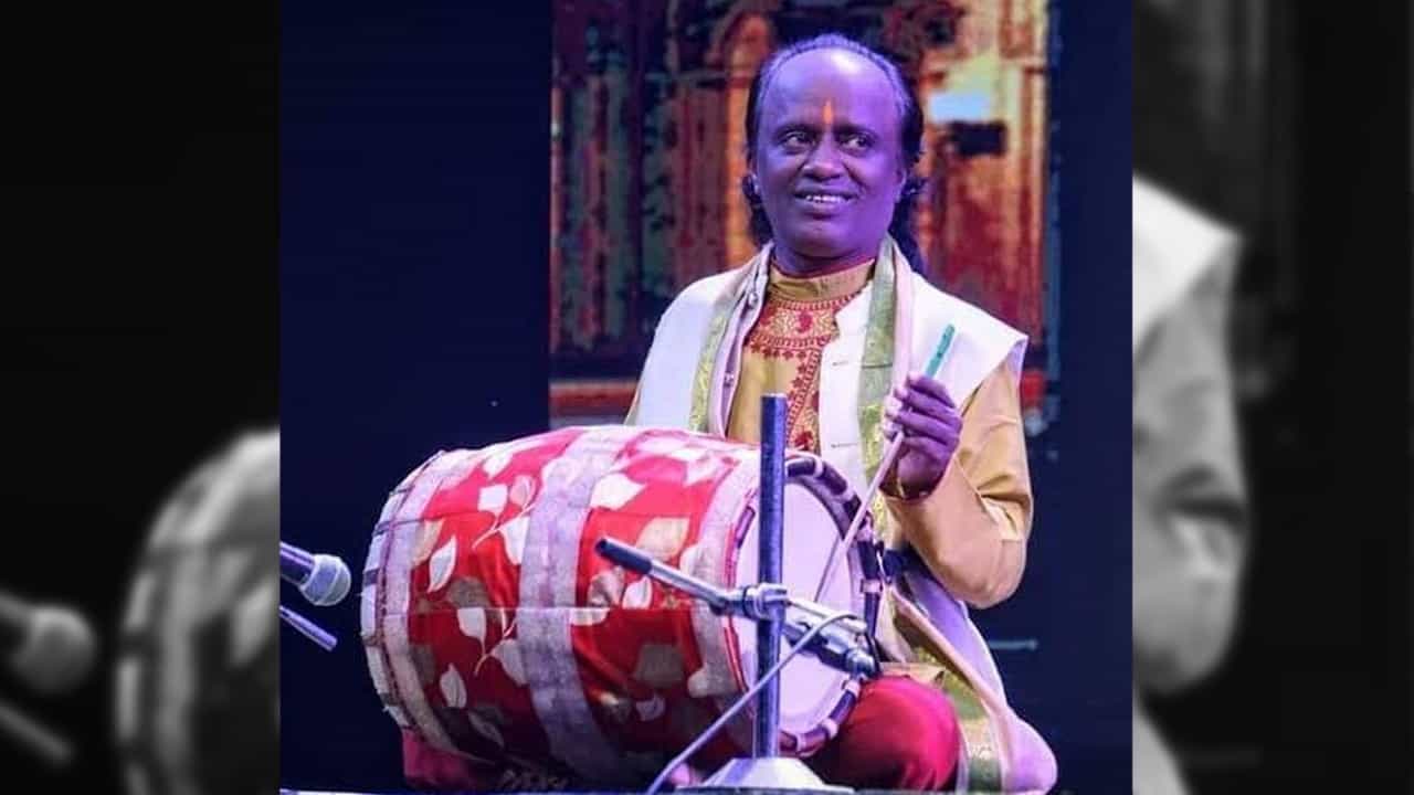 Padma Shri Award: মহিলাদের ঢাক বাজানো শিখিয়ে স্বনির্ভর করেছেন, বিখ্যাত ঢাকি গোকুলচন্দ্র পেলেন পদ্মশ্রী সম্মান Padma Shri Award: মহিলাদের ঢাক বাজানো শিখিয়ে স্বনির্ভর করেছেন, বিখ্যাত ঢাকি গোকুলচন্দ্র পেলেন পদ্মশ্রী সম্মান