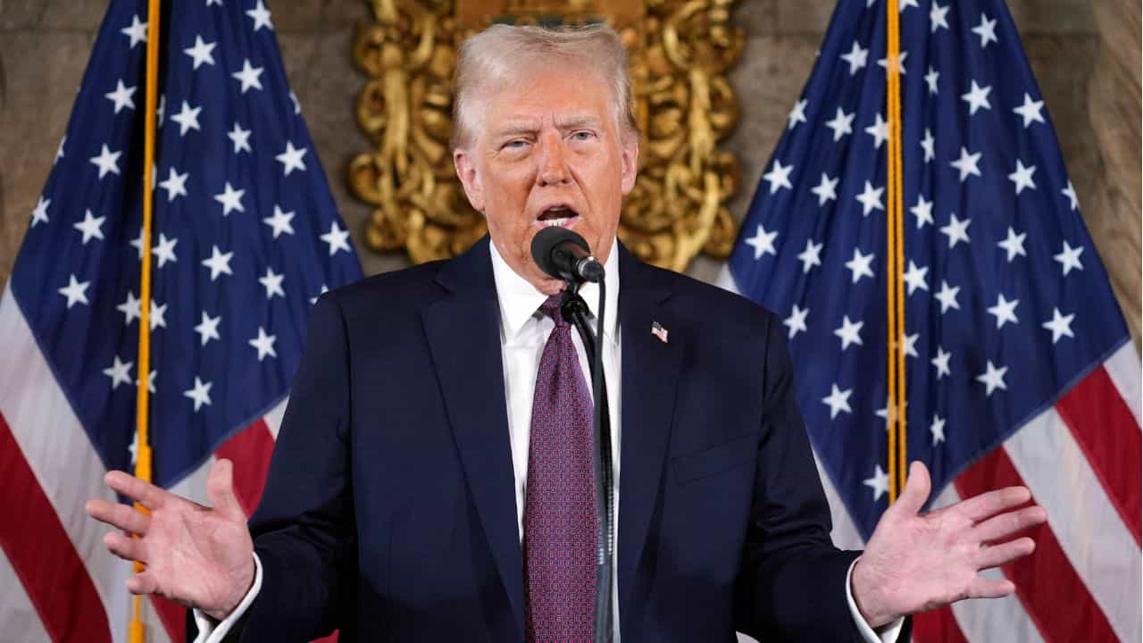 Donald Trump: চার বছর পুরনো মামলায় দেড় হাজার বন্দিকে 'ক্ষমা', পদ ফিরে পেতেই বড় সিদ্ধান্ত ট্রাম্পের Donald Trump: চার বছর পুরনো মামলায় দেড় হাজার বন্দিকে 'ক্ষমা', পদ ফিরে পেতেই বড় সিদ্ধান্ত ট্রাম্পের