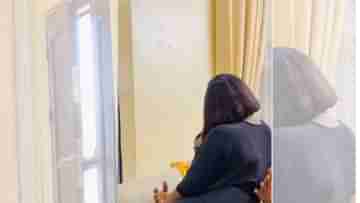 Extra marital affairs video: পর-পুরুষের কোলে বসে প্রেমে মজেছেন স্ত্রী,হঠাৎ স্বামী এসে দরজা খুলতেই..., ভিডিয়োয় মহিলার কাণ্ড দেখুন, মাথায় হাত পড়বে আপনার